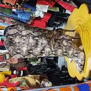 CHINESE LAUNDRY ANIMAL PRINT WESTERN BOOTS W/ HEELS SIZE US 9